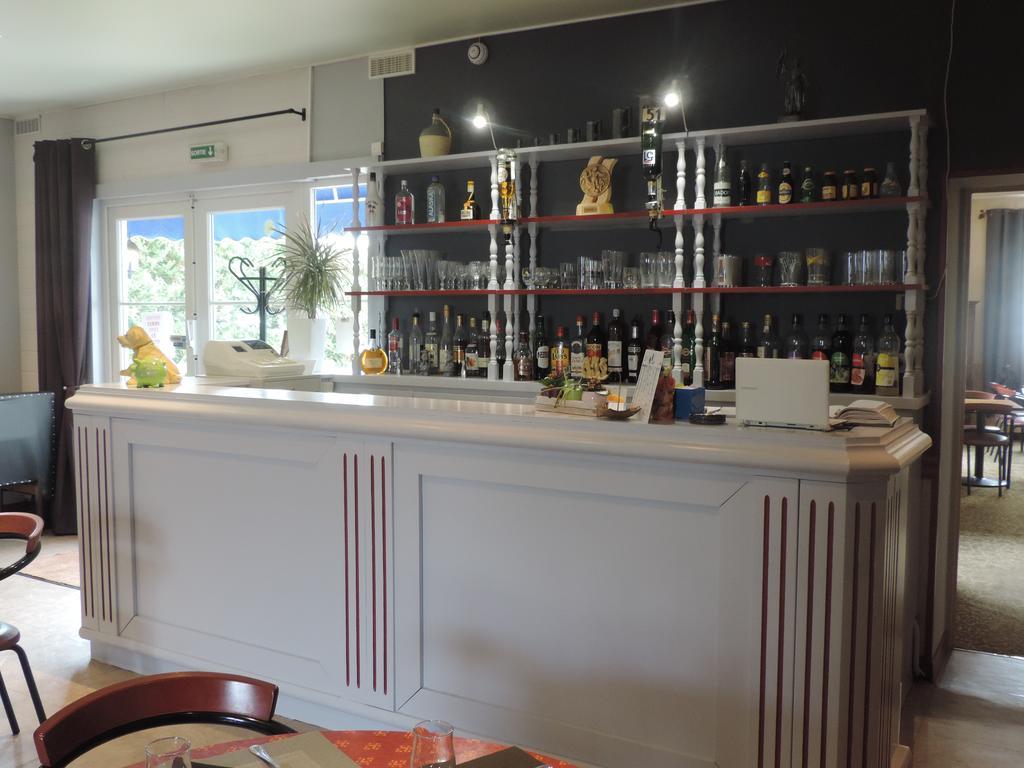 Hotel Restaurant Le Chalet Guéméné-Penfao Eksteriør billede