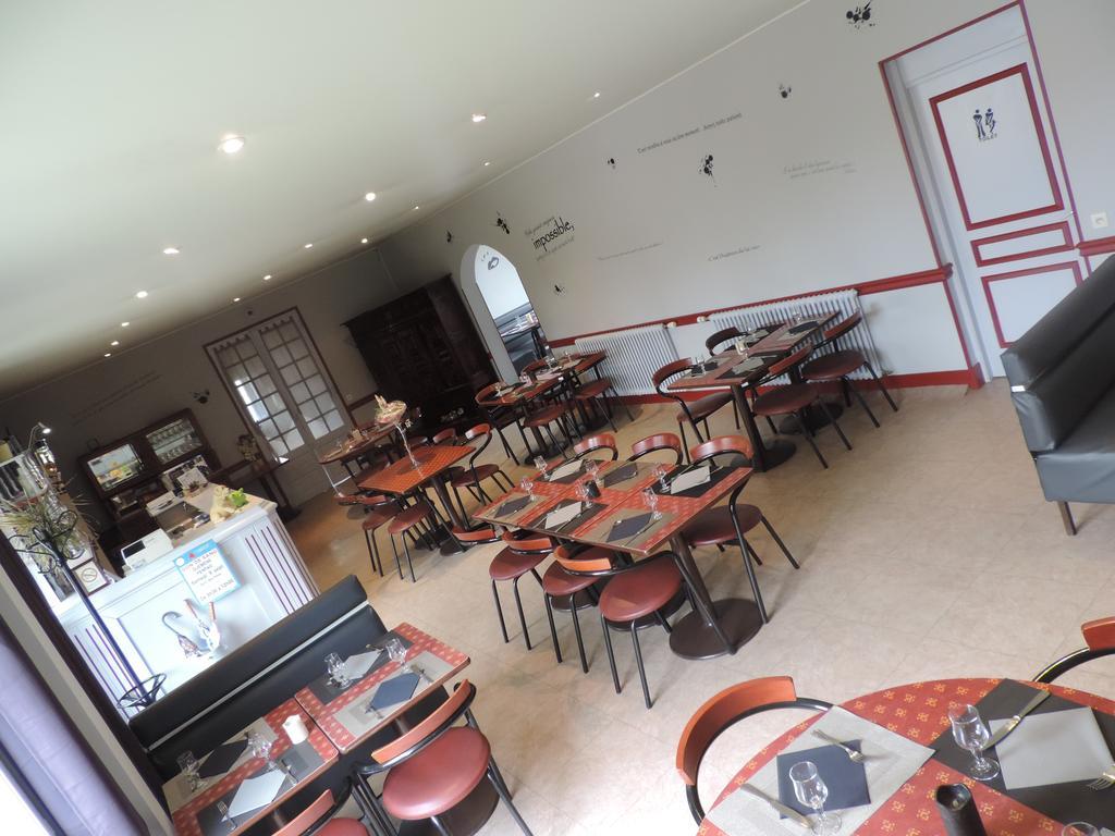 Hotel Restaurant Le Chalet Guéméné-Penfao Eksteriør billede